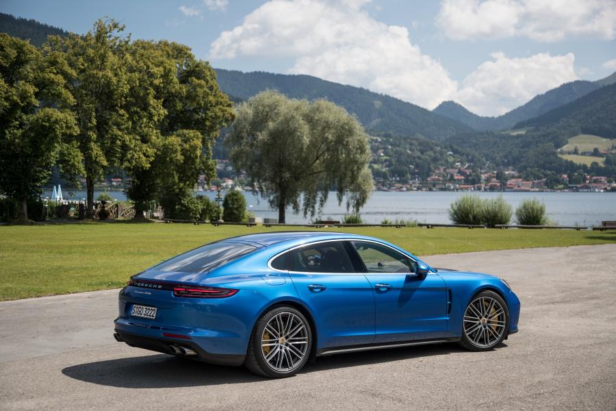  Porsche Panamera Turbo 2016 года  (фото 18 из 53)